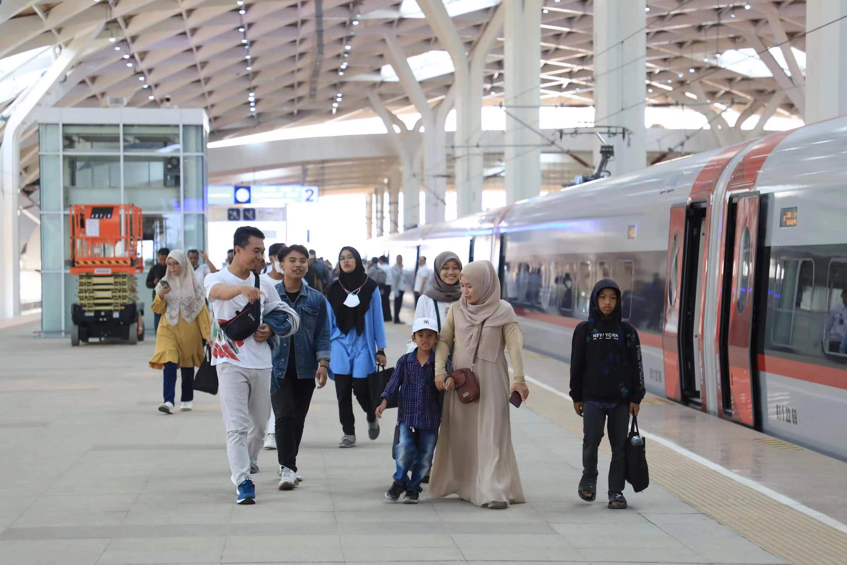 焦点：雅万高铁开通运营“满月”累计发送旅客38.3万人次